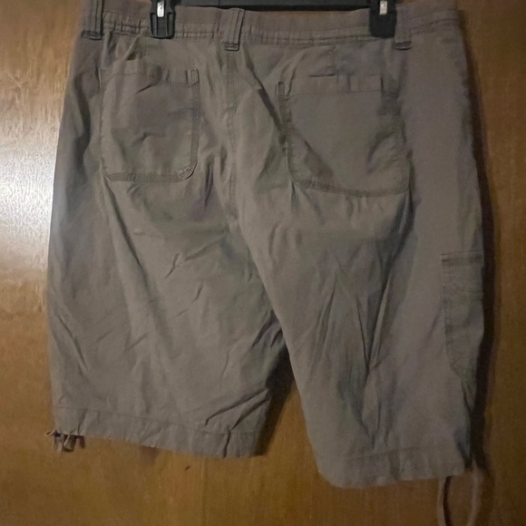 St. John's Bay Women's Cargo Shorts - Tan - Picture 2 of 4